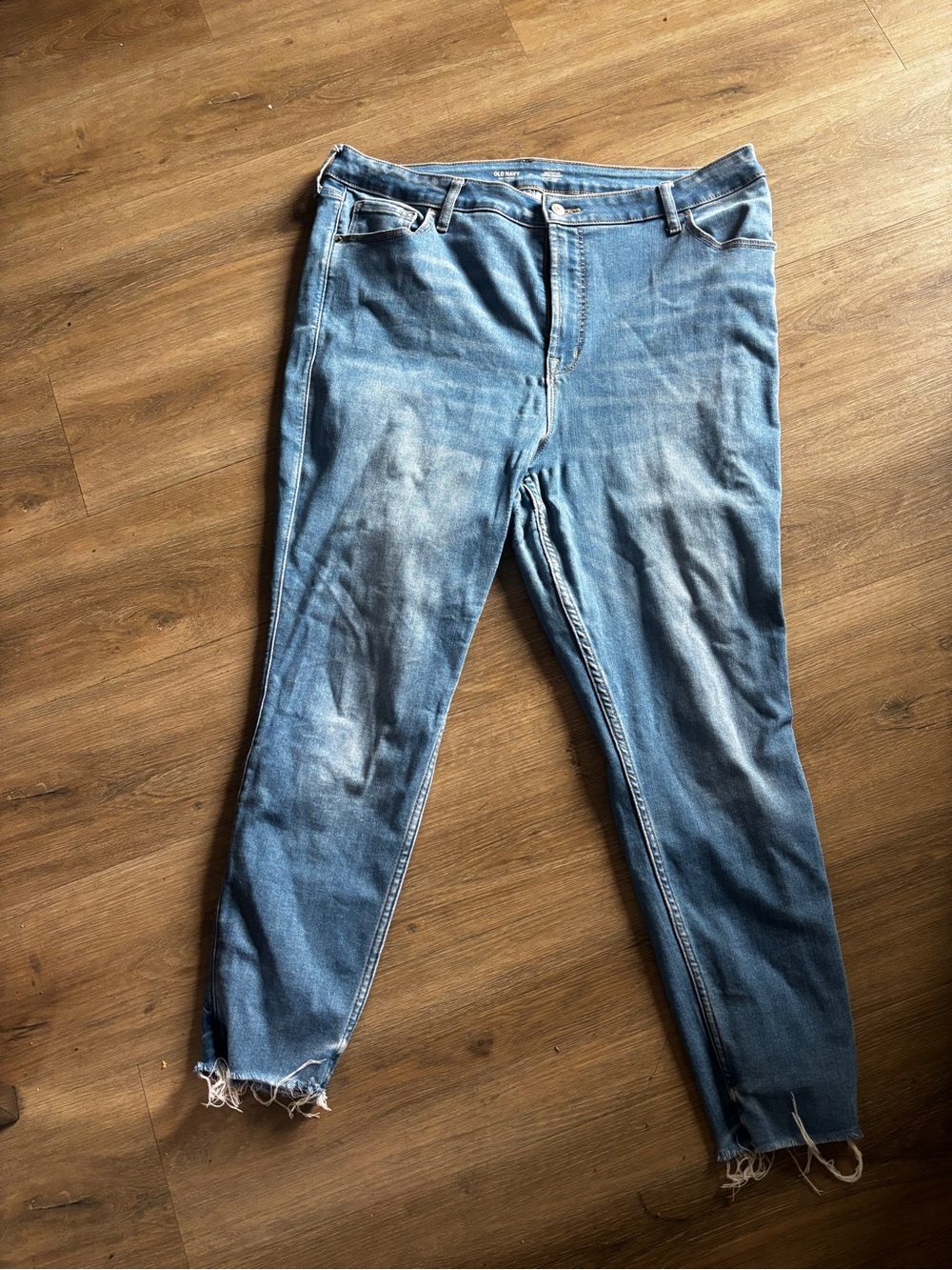 Old Navy Light Blue Cropped Ankle Jeans with Frayed Hem